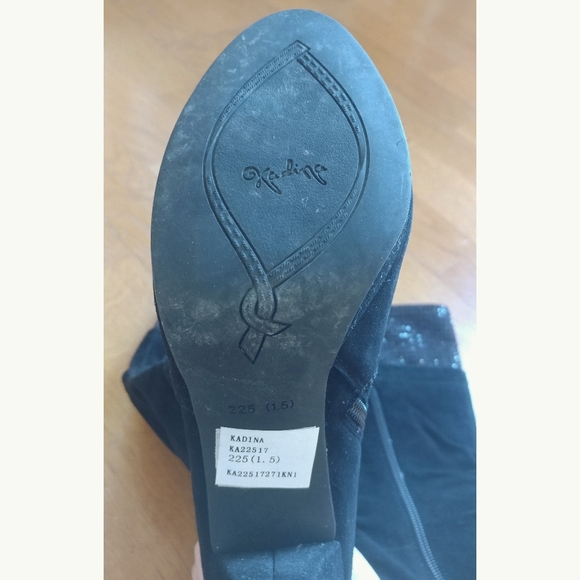 Beautiful winter boots - Picture 3 of 3